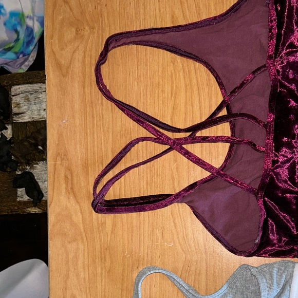 Two for one sports bras - Picture 5 of 5